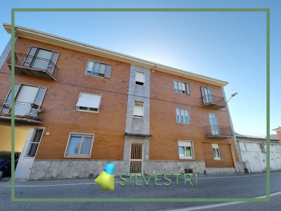 Immobiliare Silvestri, CAMERI: LUMINOSO TRILOCALE CON TERRAZZO DI 25 MQ, BOX E CANTINA