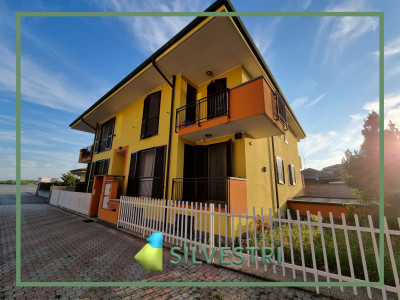 Immobiliare Silvestri, TRECATE: LUMINOSO APPARTAMENTO CON BOX DOPPIO IN LUNGHEZZA E CANTINA/LAVANDERIA.